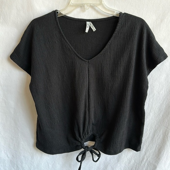 Mudd black cap sleeve top with front tie, size M - Picture 1 of 7